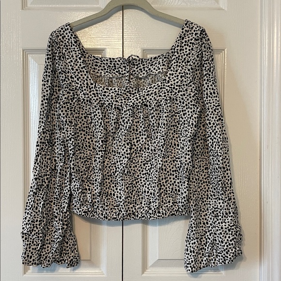 Express Blouse - Picture 2 of 7